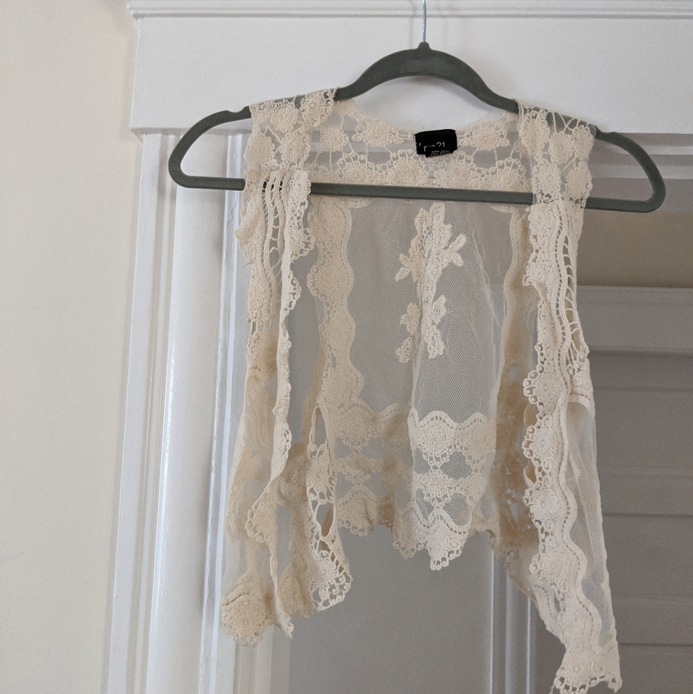 Cropped lace shawl